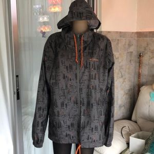 Columbia Lightweight 100% Poly Windbreaker/Hood